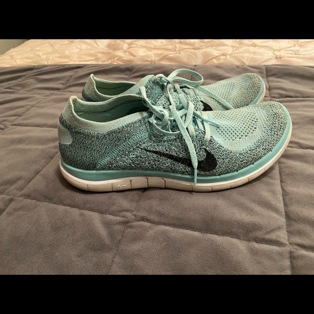 Nike FlyNit Tennis Shoes